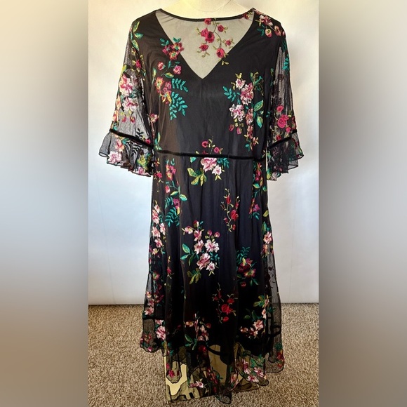 NEW w/TAGS KIYONNA The Wildflower Embroidered Floral Mesh Dress Plus Size 2X - Picture 2 of 12